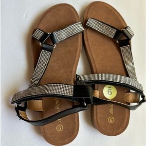 Alexis Bendel embellished flat sandals size 9 hoop  and loop black sandals New